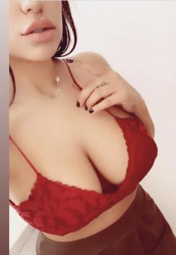 Escorts Bloomington Il