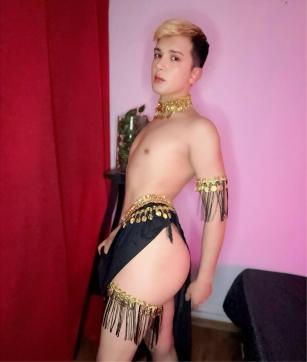 Renat - Escort gay Istanbul 4