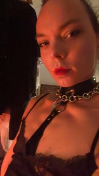 AKASH       QueerDom - Escort dominatrix Berlin 6