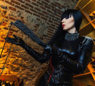 DOMINATRIX SKADE - Escort dominatrix Zurich 2